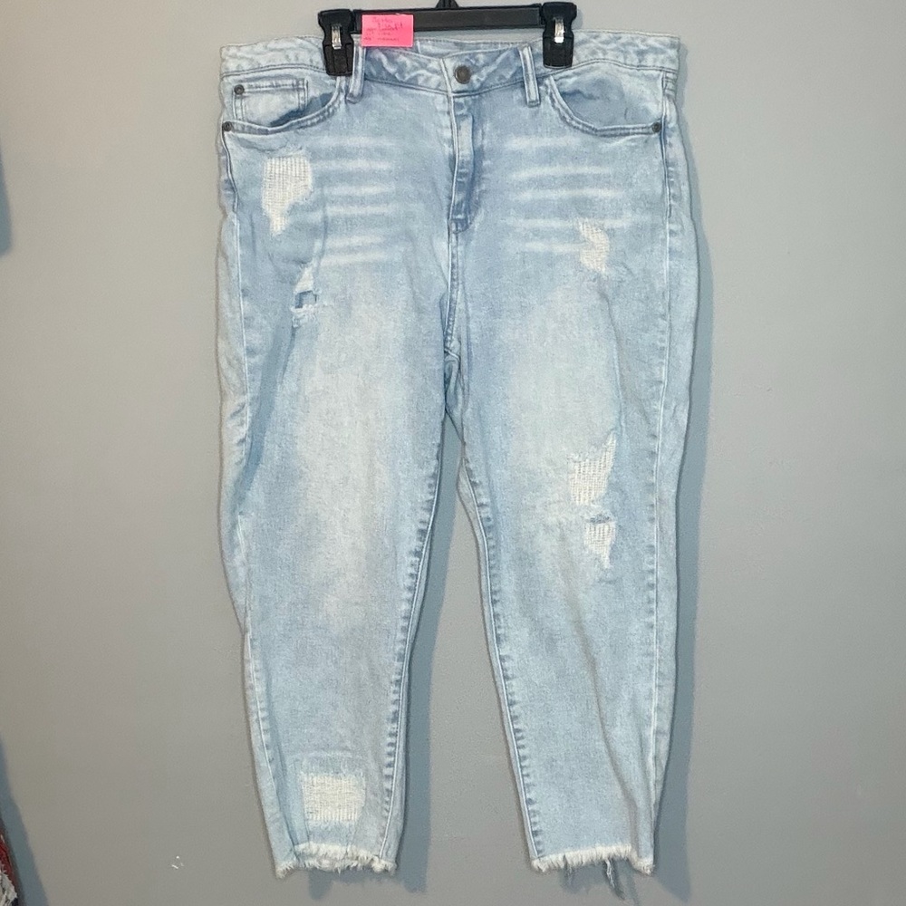 Soho Light Blue Distressed Ankle Jeans